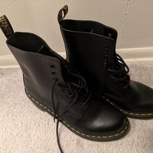 Dr Martens Clemency Boots